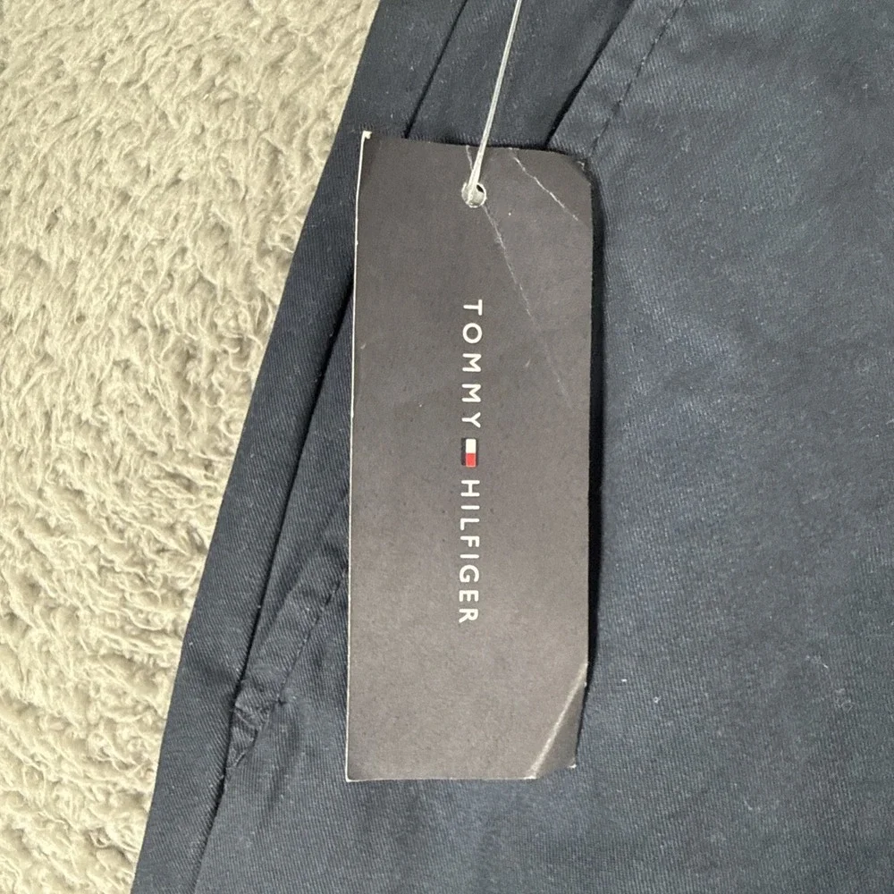 Tommy Hilfiger  Chino Pants Men's 38x34 Navy Blue Tailored Fit Flat Front  NEW
